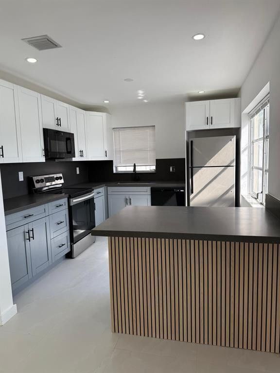 1054-1058 SW 2nd Street 1058, Hallandale Beach, FL 33009