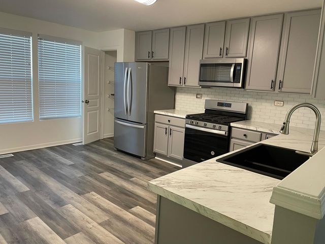 416 Conservatory Lane, Aurora, IL 60502