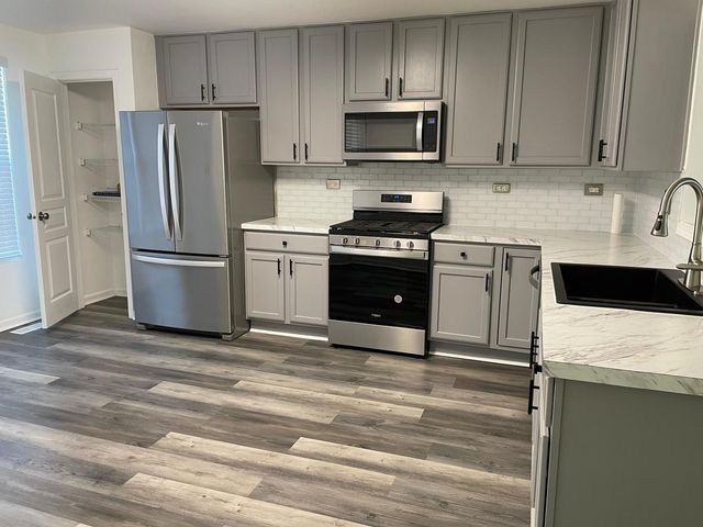 416 Conservatory Lane, Aurora, IL 60502