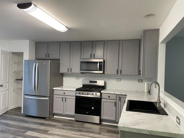 416 Conservatory Lane, Aurora, IL 60502