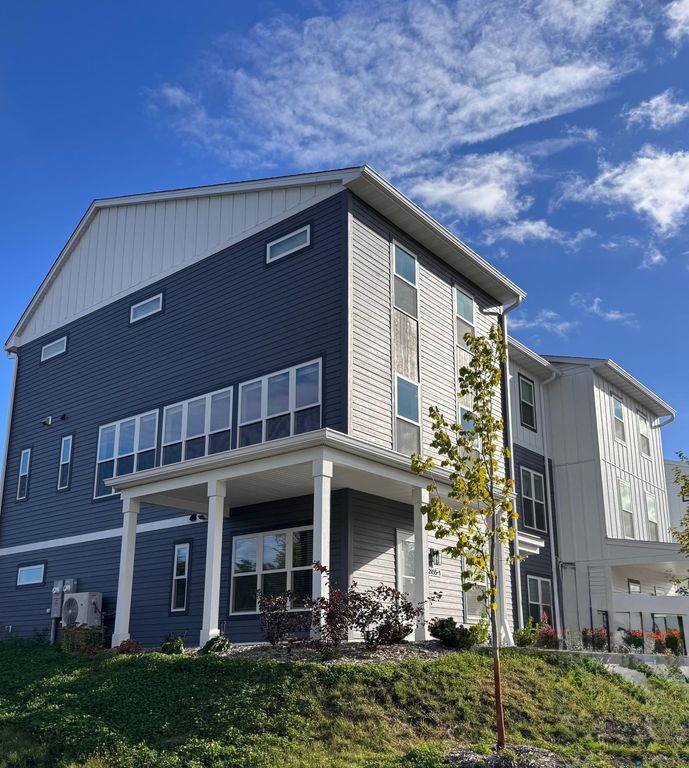 2155 Ivy Avenue E 1, Saint Paul, MN 55119 — exterior