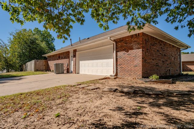 7020 E 89th Street, Tulsa, OK 74133