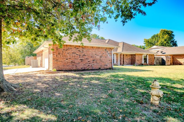7020 E 89th Street, Tulsa, OK 74133