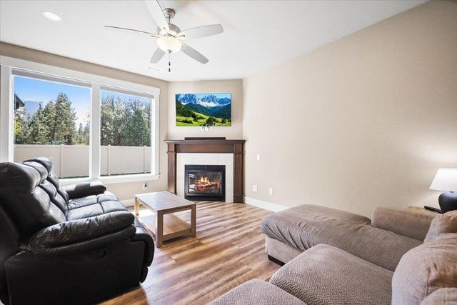 924 E Handy Rd, Colbert, WA 99005
