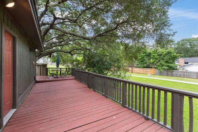 49 April Village, Conroe, TX 77356