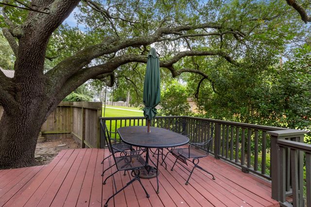 49 April Village, Conroe, TX 77356