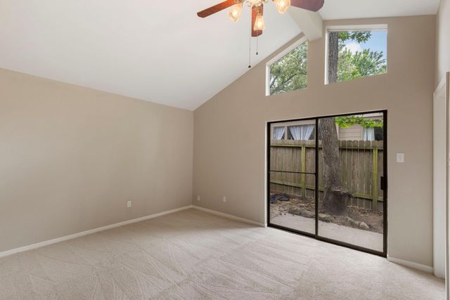 49 April Village, Conroe, TX 77356
