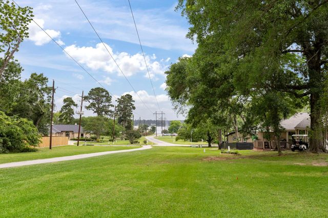 49 April Village, Conroe, TX 77356