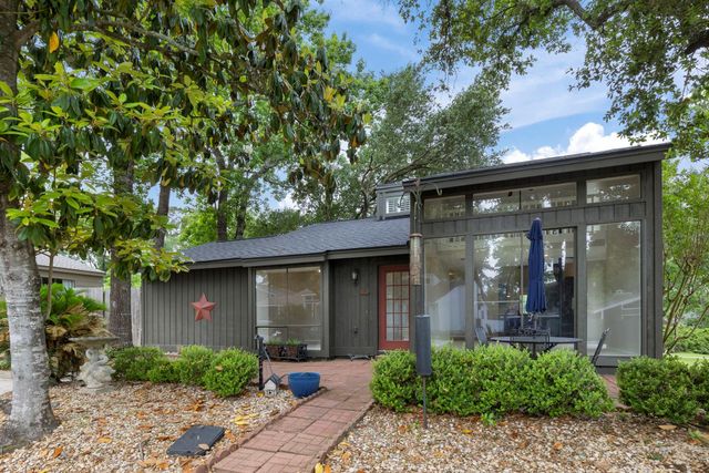 49 April Village, Conroe, TX 77356