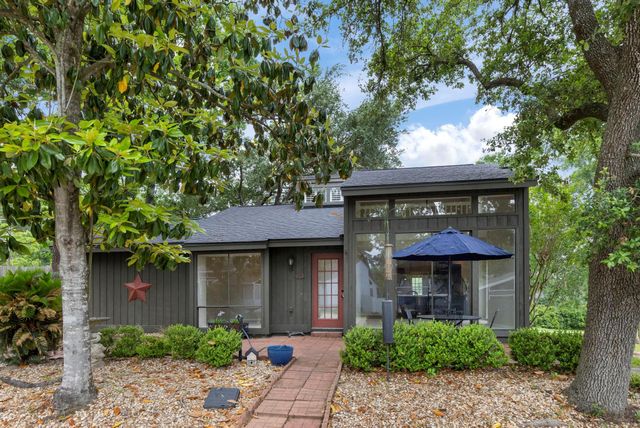 49 April Village, Conroe, TX 77356