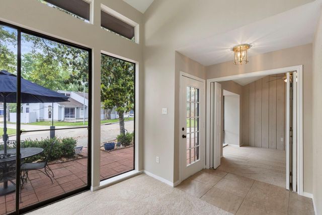 49 April Village, Conroe, TX 77356