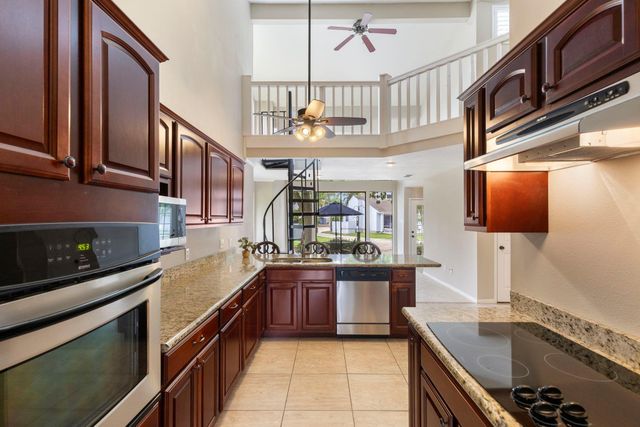 49 April Village, Conroe, TX 77356