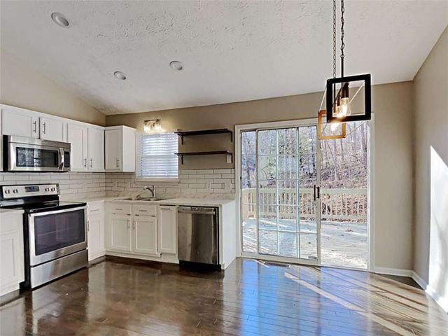 5665 Lakeview Court, Gainesville, GA 30506