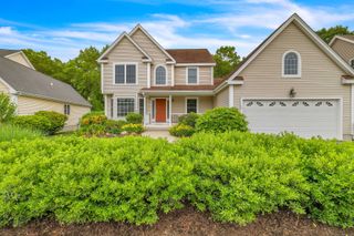 16 Spinnaker Drive 16, East Lyme, CT 06357