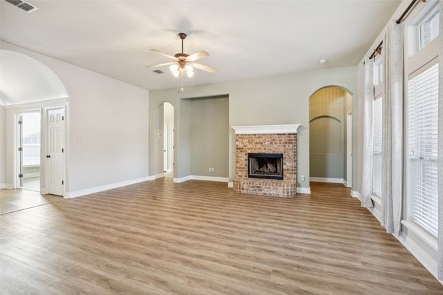 100 Lorient Drive, Mansfield, TX 76063