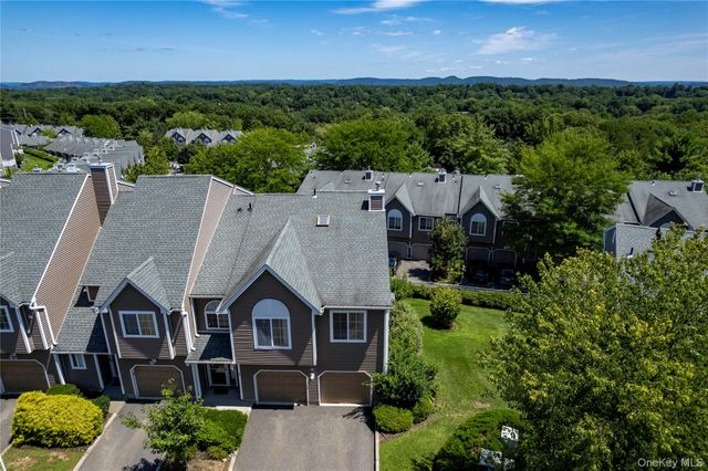 45 Eagle Ridge Way, Nanuet, NY 10954