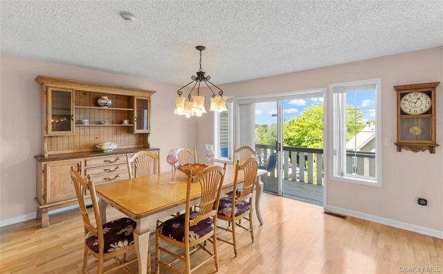 45 Eagle Ridge Way, Nanuet, NY 10954