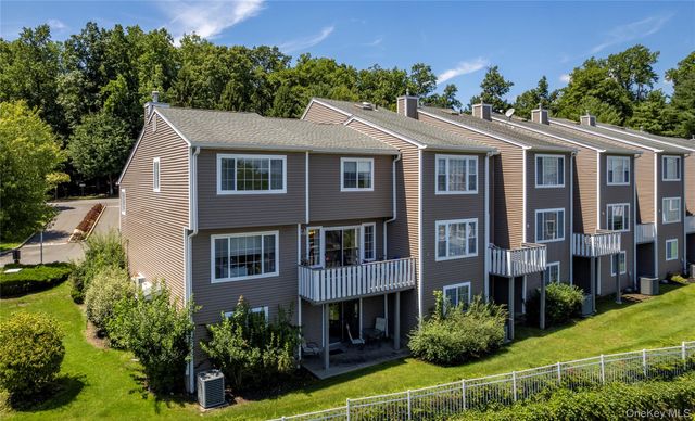 45 Eagle Ridge Way, Nanuet, NY 10954