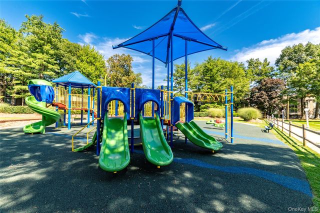45 Eagle Ridge Way, Nanuet, NY 10954