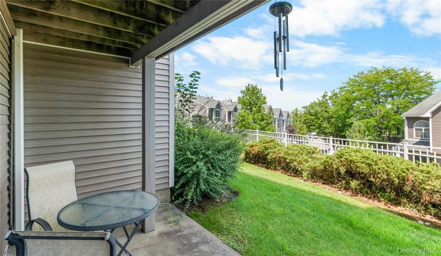 45 Eagle Ridge Way, Nanuet, NY 10954