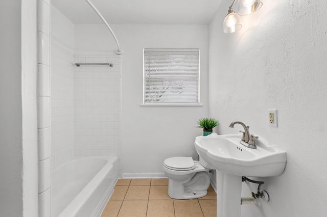 8911 Little Walnut PKWY, Austin, TX 78758