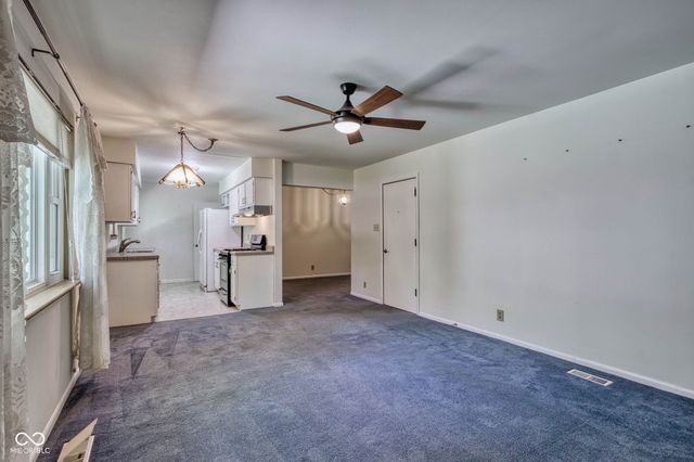 8230 Shadow Circle, Indianapolis, IN 46260