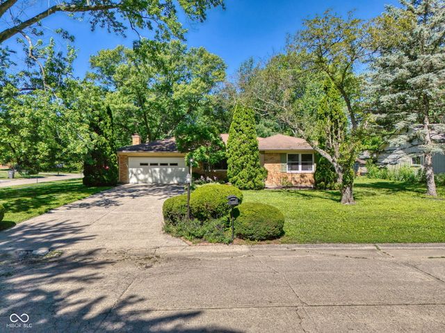 8230 Shadow Circle, Indianapolis, IN 46260