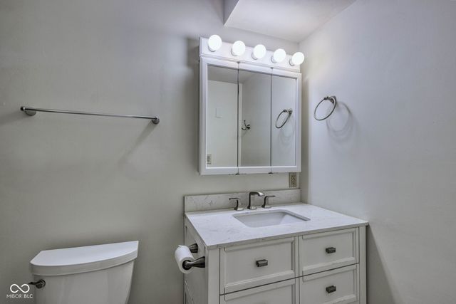 8230 Shadow Circle, Indianapolis, IN 46260