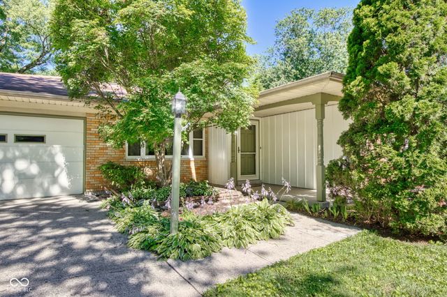 8230 Shadow Circle, Indianapolis, IN 46260