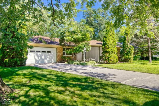 8230 Shadow Circle, Indianapolis, IN 46260