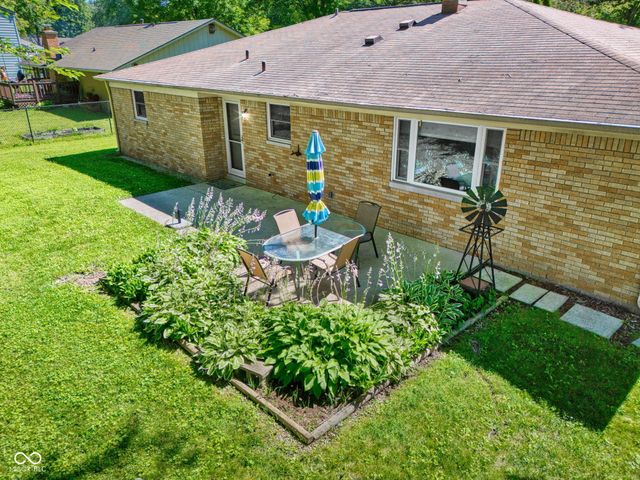 8230 Shadow Circle, Indianapolis, IN 46260