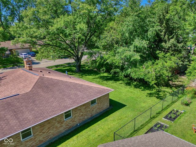 8230 Shadow Circle, Indianapolis, IN 46260