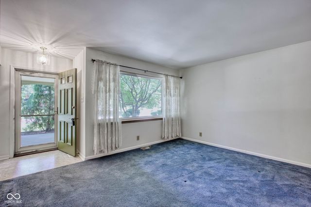 8230 Shadow Circle, Indianapolis, IN 46260