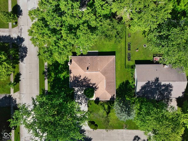 8230 Shadow Circle, Indianapolis, IN 46260