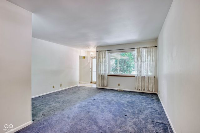 8230 Shadow Circle, Indianapolis, IN 46260