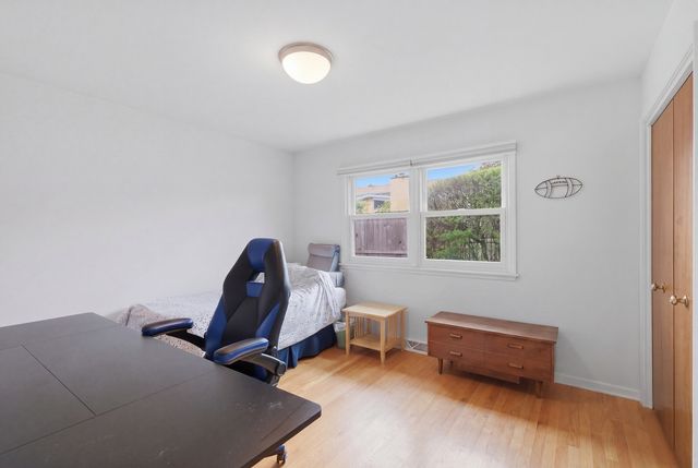 955 Summit Drive, Deerfield, IL 60015