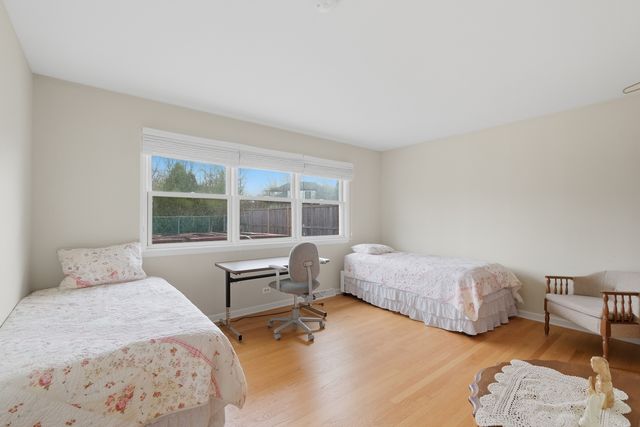 955 Summit Drive, Deerfield, IL 60015