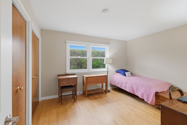 955 Summit Drive, Deerfield, IL 60015