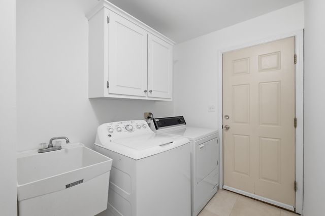 955 Summit Drive, Deerfield, IL 60015