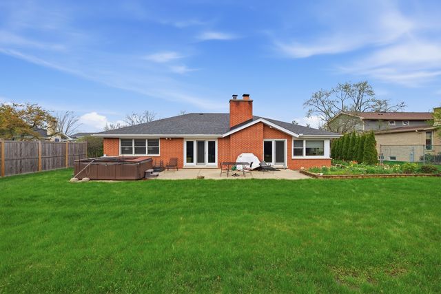 955 Summit Drive, Deerfield, IL 60015