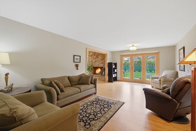 955 Summit Drive, Deerfield, IL 60015