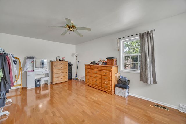 119 E Aspen Circle, Hainesville, IL 60030