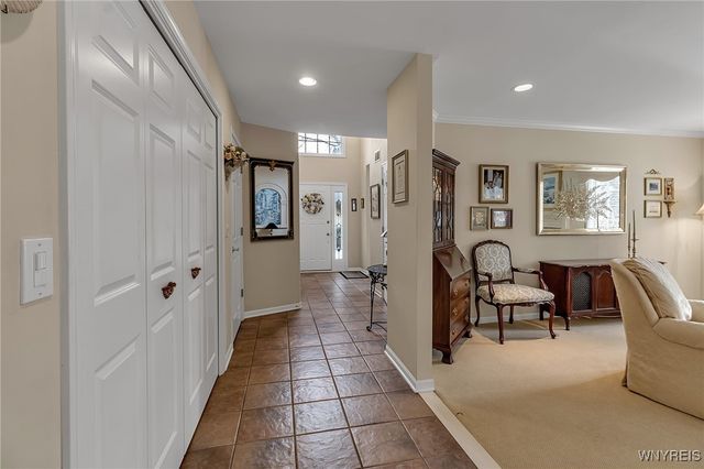 39 Wickendon Court, Amherst, NY 14221