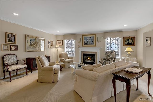 39 Wickendon Court, Amherst, NY 14221