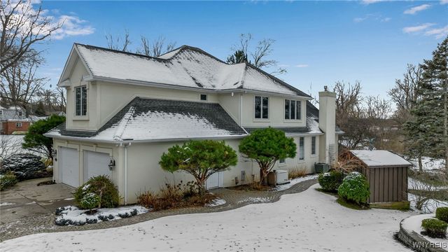 39 Wickendon Court, Amherst, NY 14221