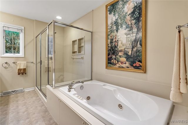 39 Wickendon Court, Amherst, NY 14221