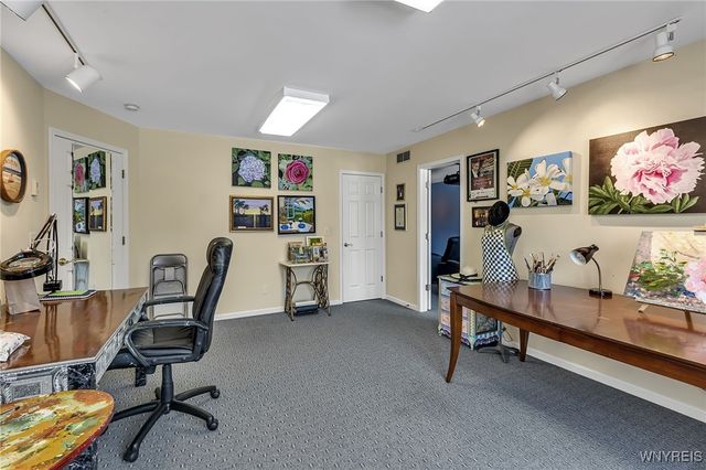 39 Wickendon Court, Amherst, NY 14221