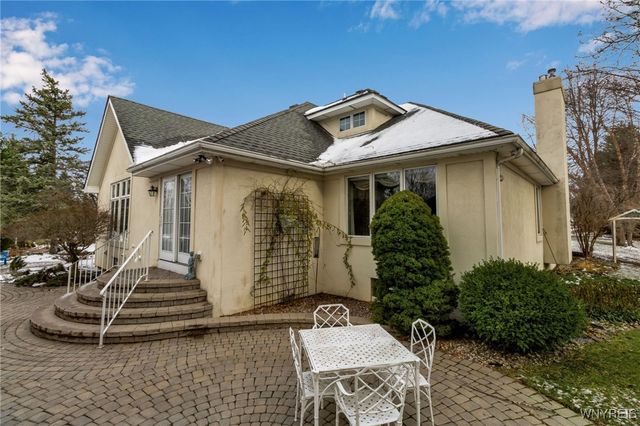 39 Wickendon Court, Amherst, NY 14221