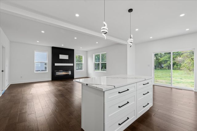 35635 Joy Road, Westland, MI 48185