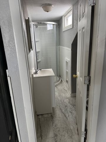 34 Irving St 3, Worcester, MA 01609